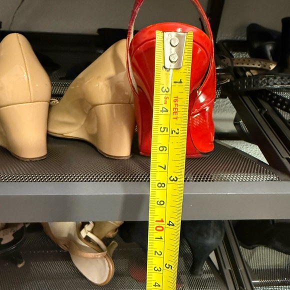 Sexy red Louboutins! Well kept bottoms - Picture 6 of 7